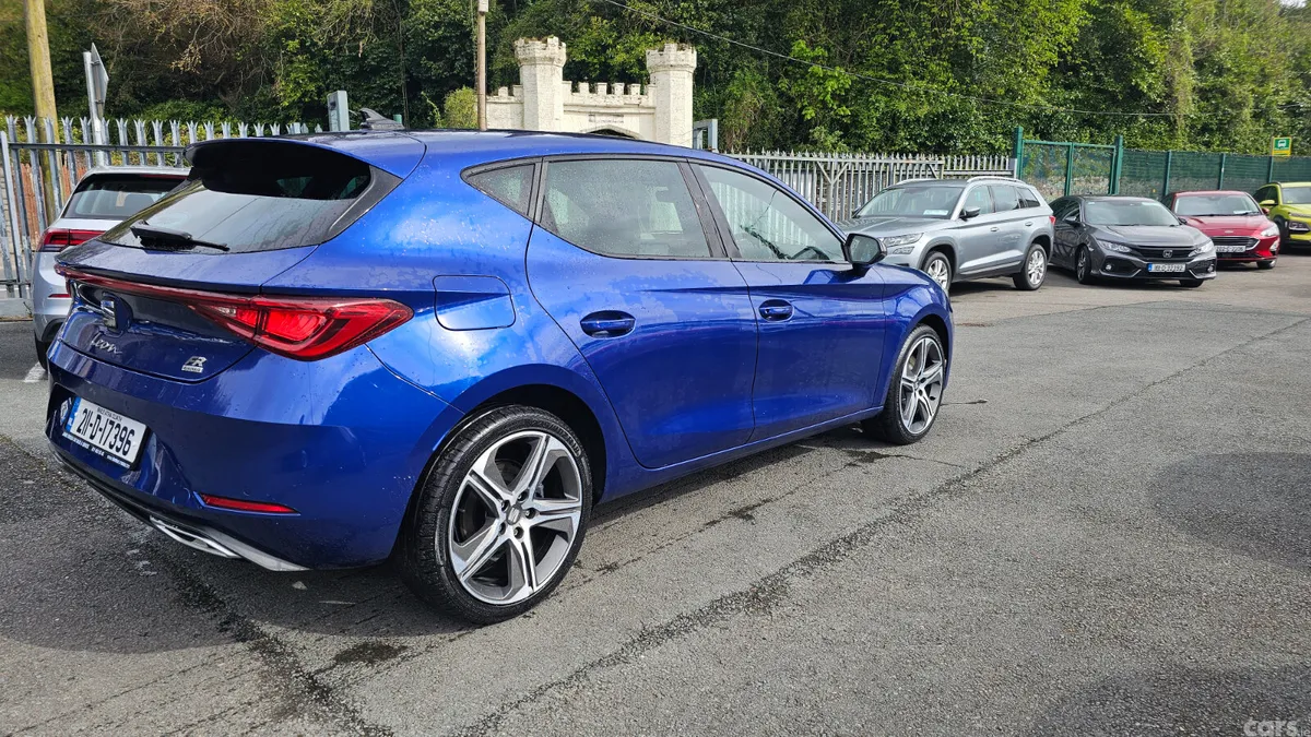 SEAT Leon Estate, Petrol Plug-in Hybrid, 2021, Blue