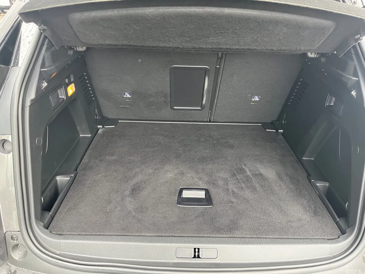 Peugeot 3008 MPV, Diesel, 2024, Grey