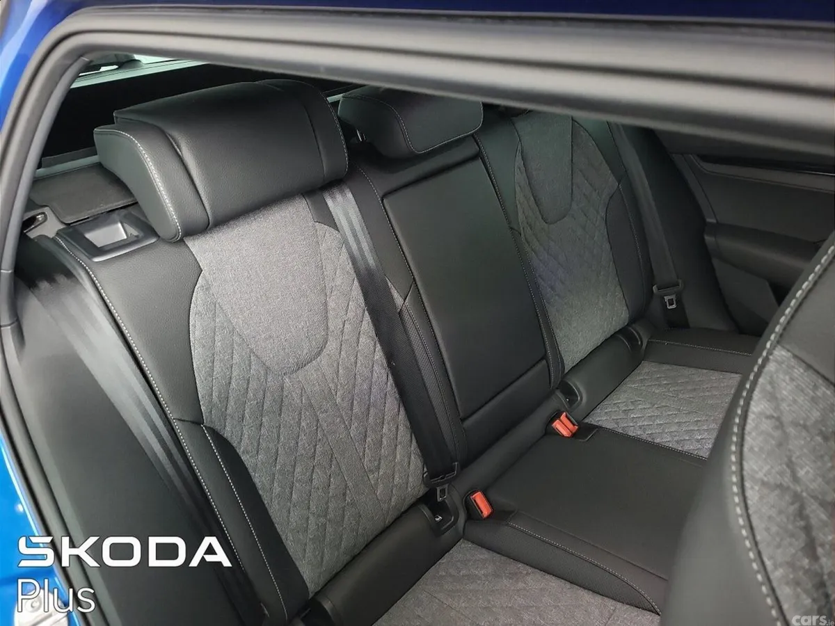 Skoda Octavia Estate, Diesel, 2025, Blue