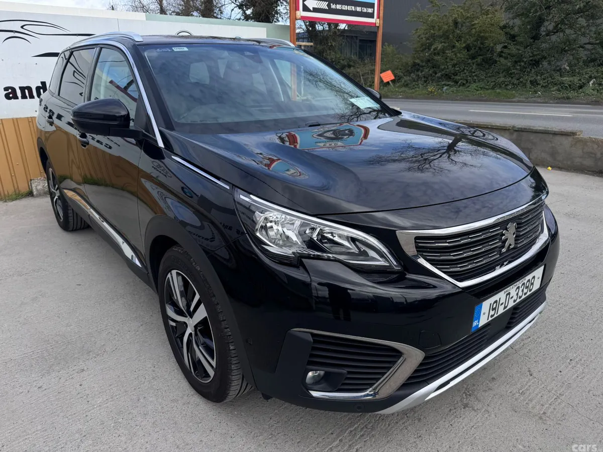 Peugeot 5008 MPV, Petrol, 2019, Black
