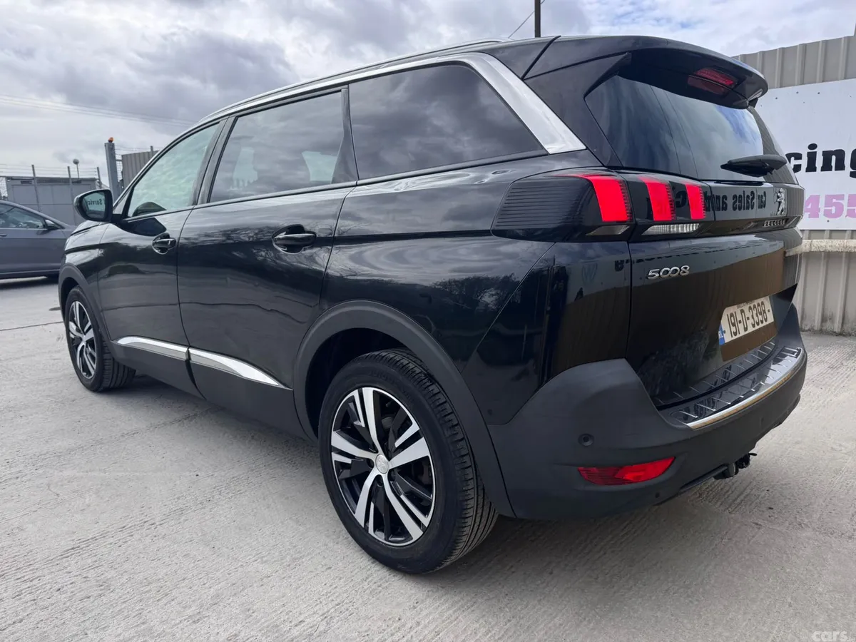 Peugeot 5008 MPV, Petrol, 2019, Black
