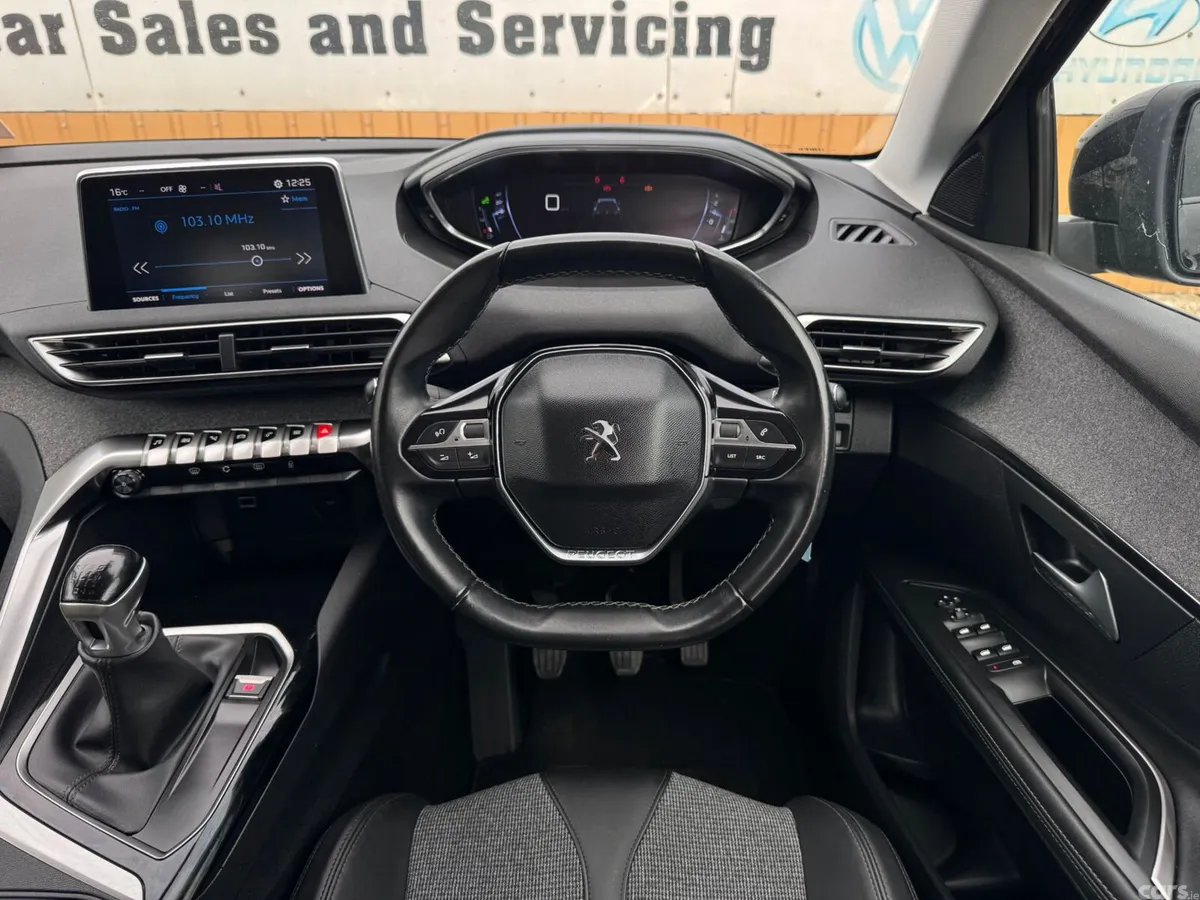 Peugeot 5008 MPV, Petrol, 2019, Black