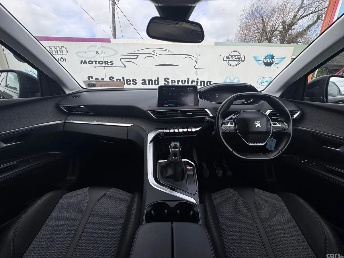 Peugeot 5008 MPV, Petrol, 2019, Black