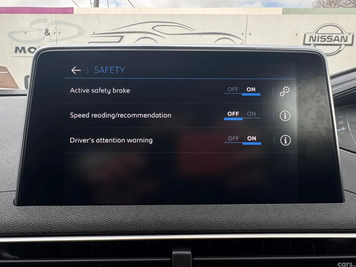 Peugeot 5008 MPV, Petrol, 2019, Black