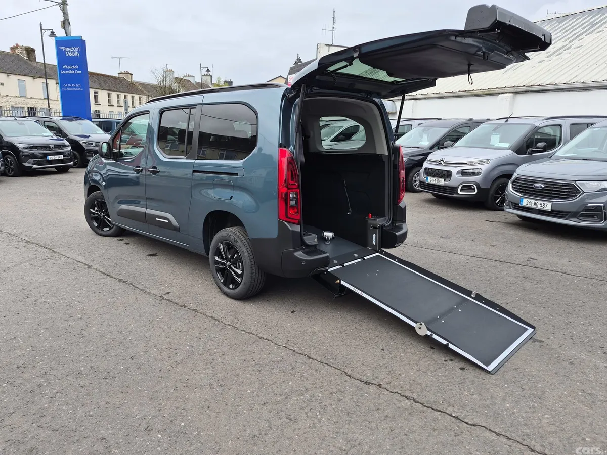Citroen Berlingo MPV, Diesel, 2026, Blue