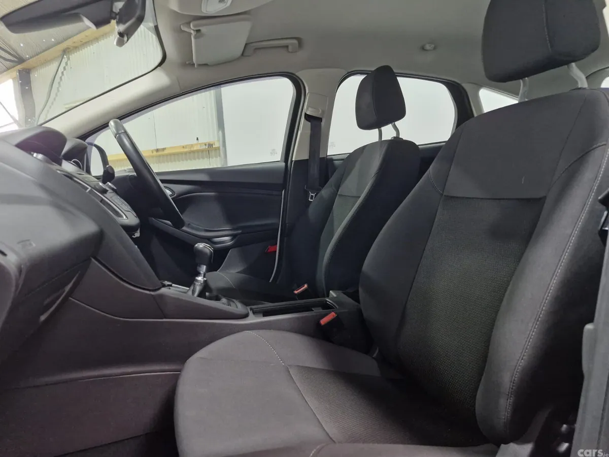 Ford Focus Hatchback, Diesel, 2017, Grey