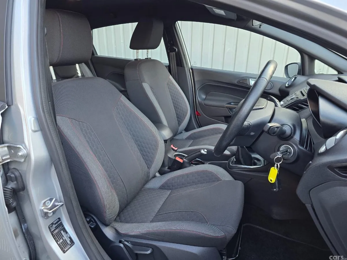 Ford Fiesta Hatchback, Petrol, 2017, Silver