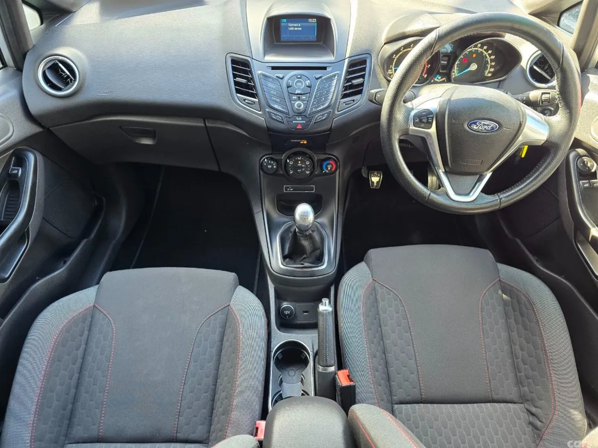 Ford Fiesta Hatchback, Petrol, 2017, Silver