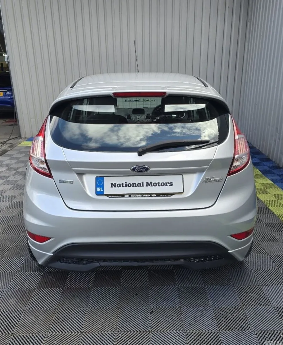Ford Fiesta Hatchback, Petrol, 2017, Silver