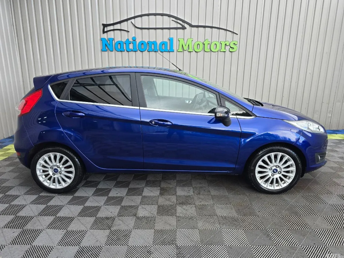 Ford Fiesta Hatchback, Petrol, 2015, Blue