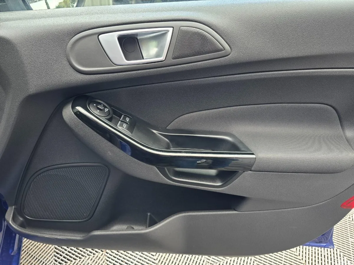 Ford Fiesta Hatchback, Petrol, 2015, Blue