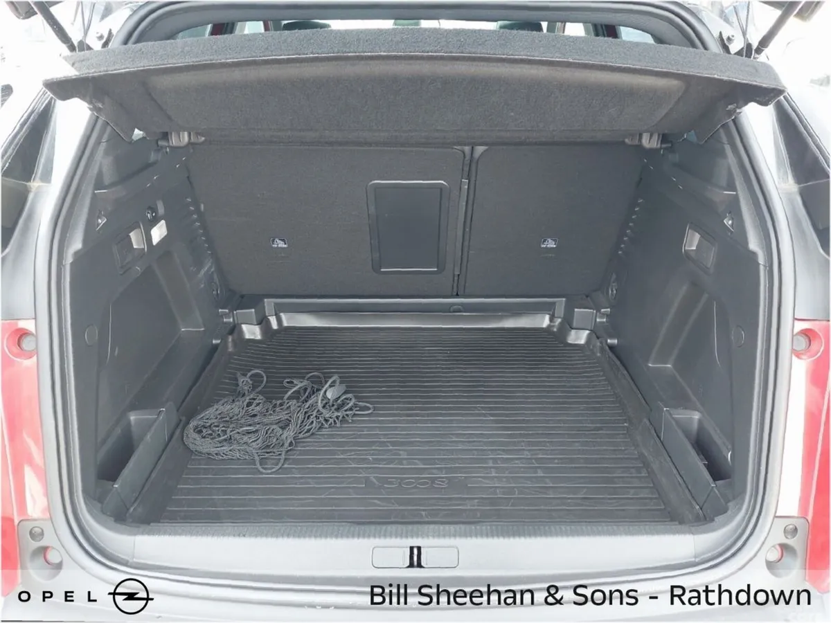 Peugeot 3008 MPV, Diesel, 2020, Red
