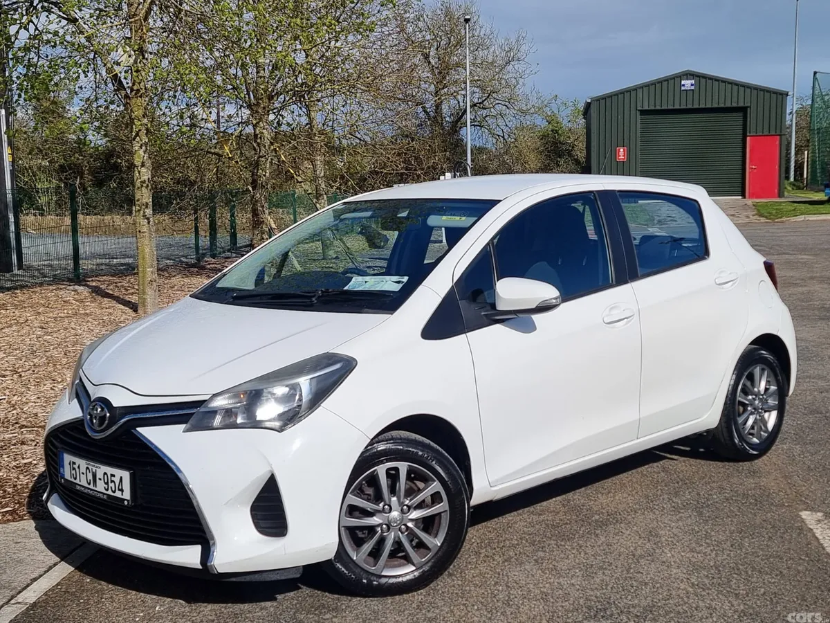Toyota Yaris Hatchback, Petrol, 2015, White