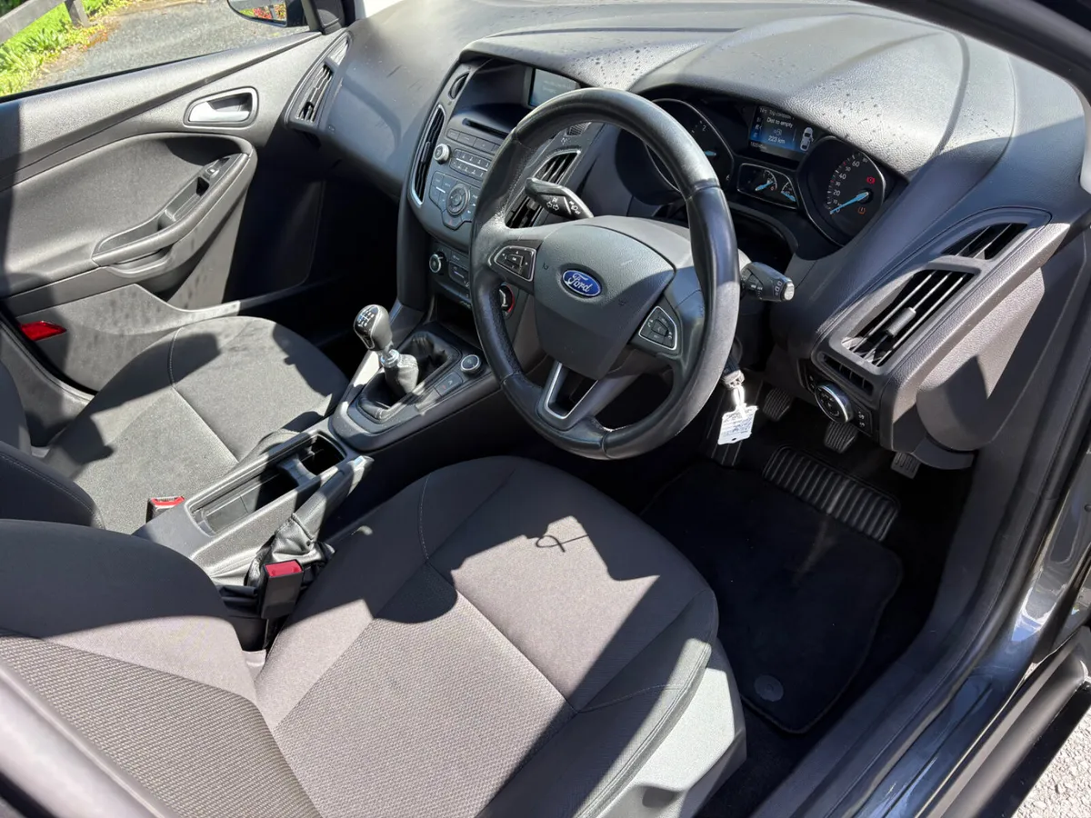 Ford Focus Hatchback, Diesel, 2017, Grey