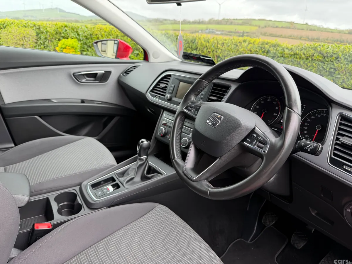 SEAT Leon Hatchback, Petrol, 2020, Red