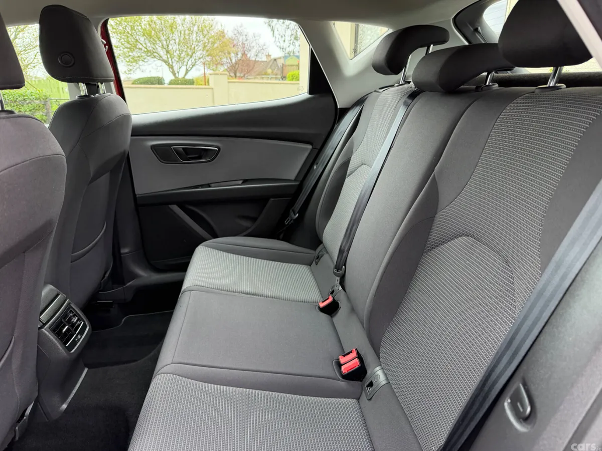 SEAT Leon Hatchback, Petrol, 2020, Red
