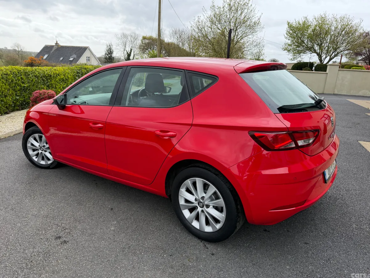 SEAT Leon Hatchback, Petrol, 2020, Red