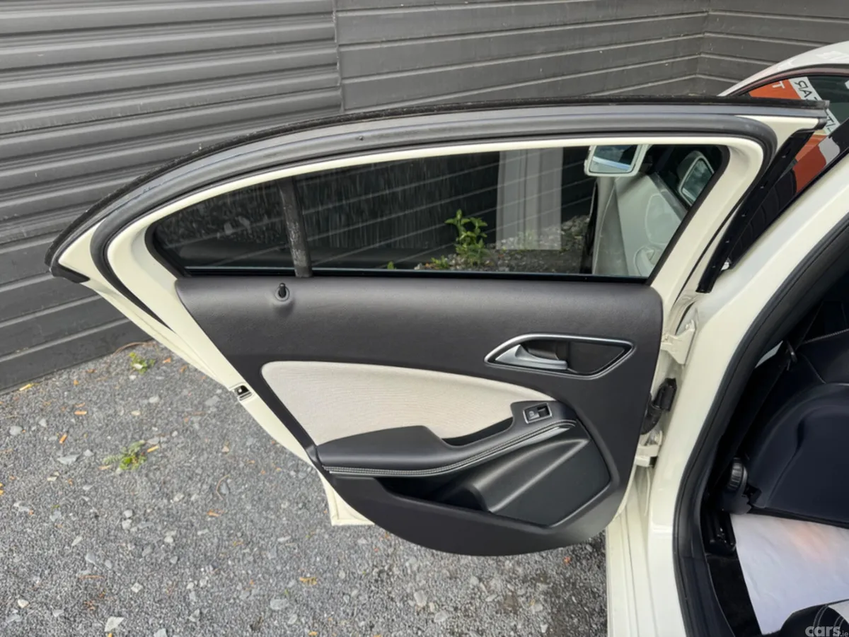 Mercedes-Benz A-Class Hatchback, Petrol, 2014, White