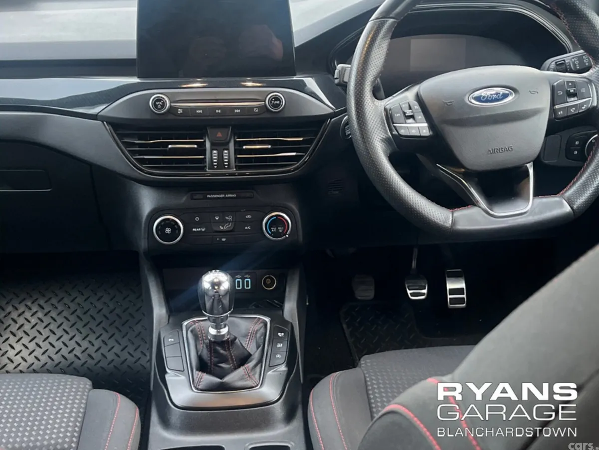 Ford Focus Hatchback, Petrol, 2021, Grey