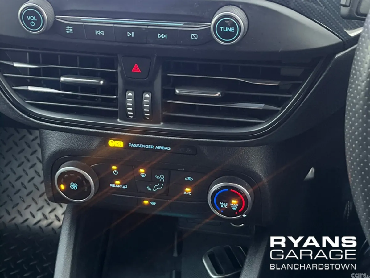 Ford Focus Hatchback, Petrol, 2021, Grey