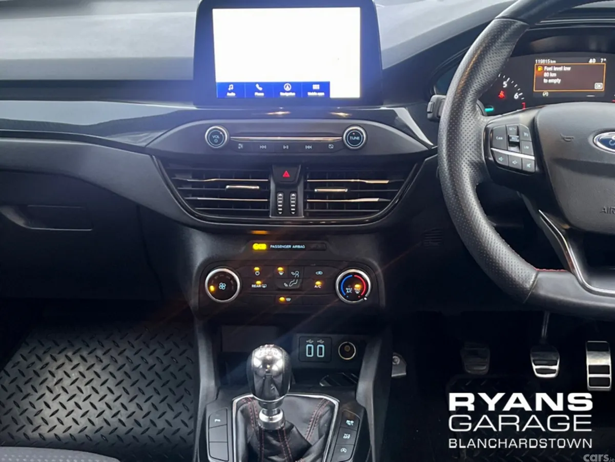 Ford Focus Hatchback, Petrol, 2021, Grey
