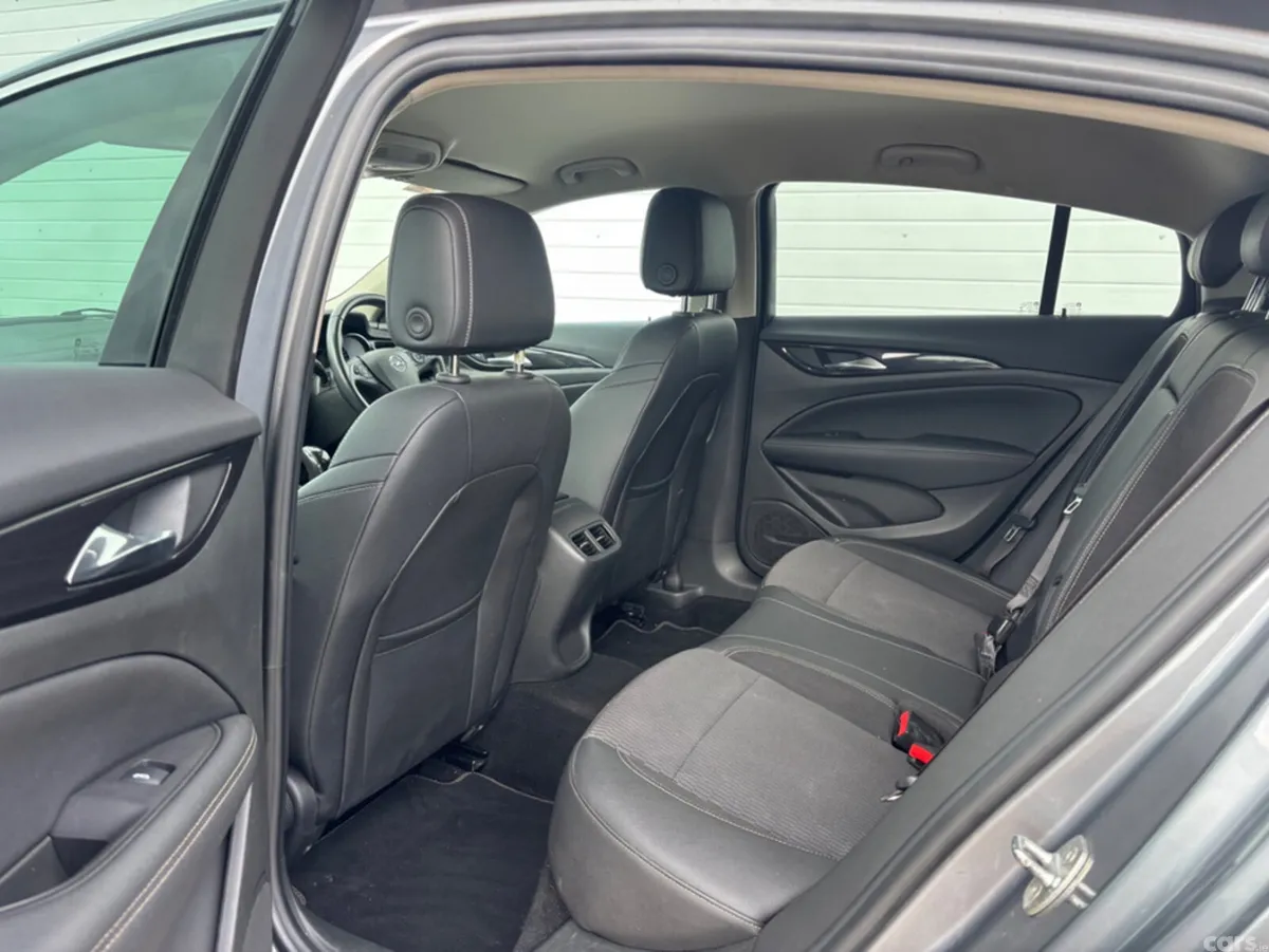 Opel Insignia Hatchback, Diesel, 2020, Grey