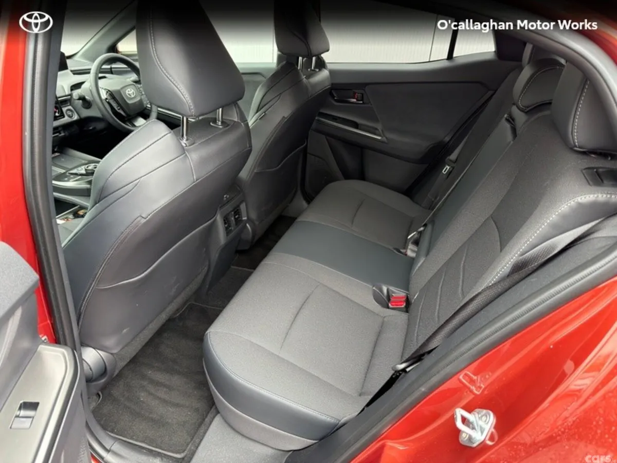 Toyota C-HR Estate, Electric, 2026, Brown