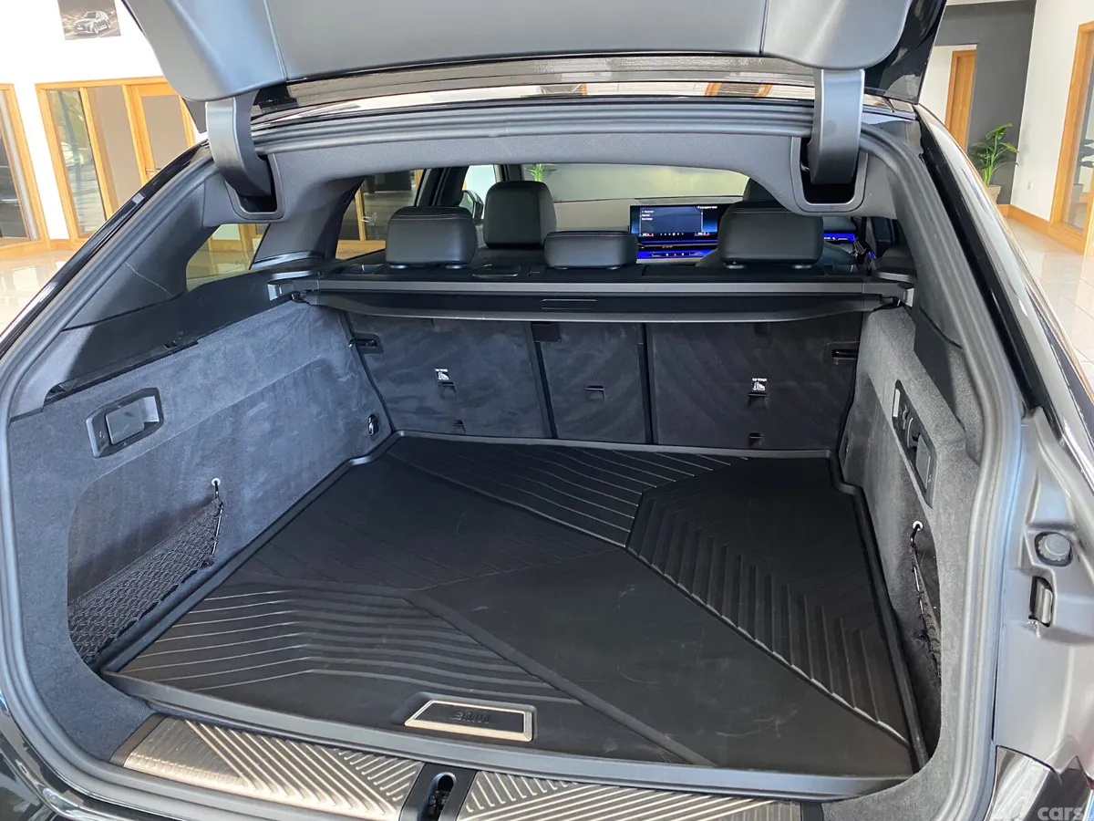 BMW 5-Series Estate, Petrol Plug-in Hybrid, 2025, Black
