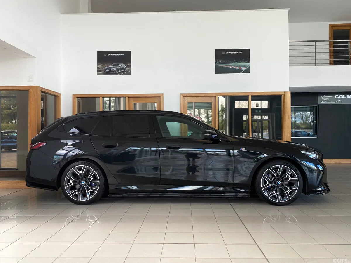 BMW 5-Series Estate, Petrol Plug-in Hybrid, 2025, Black
