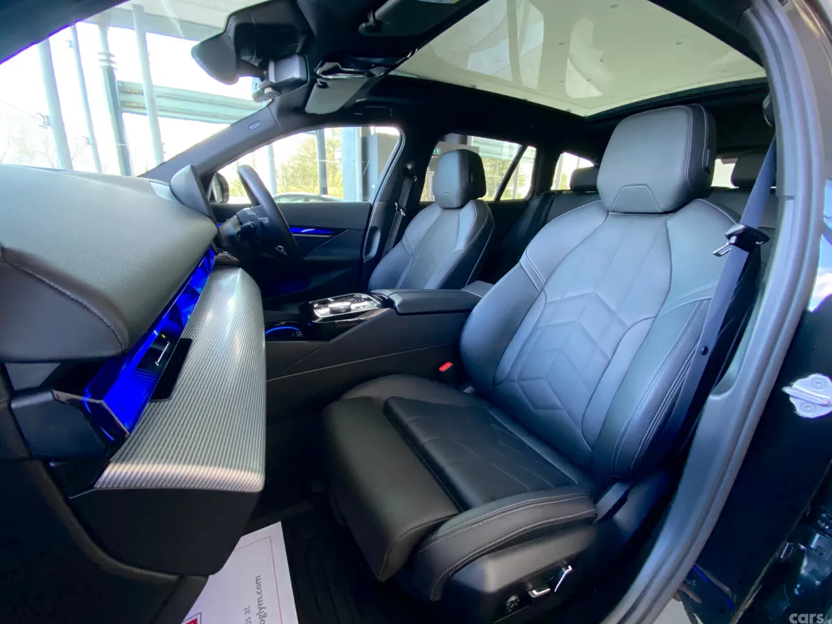 BMW 5-Series Estate, Petrol Plug-in Hybrid, 2025, Black