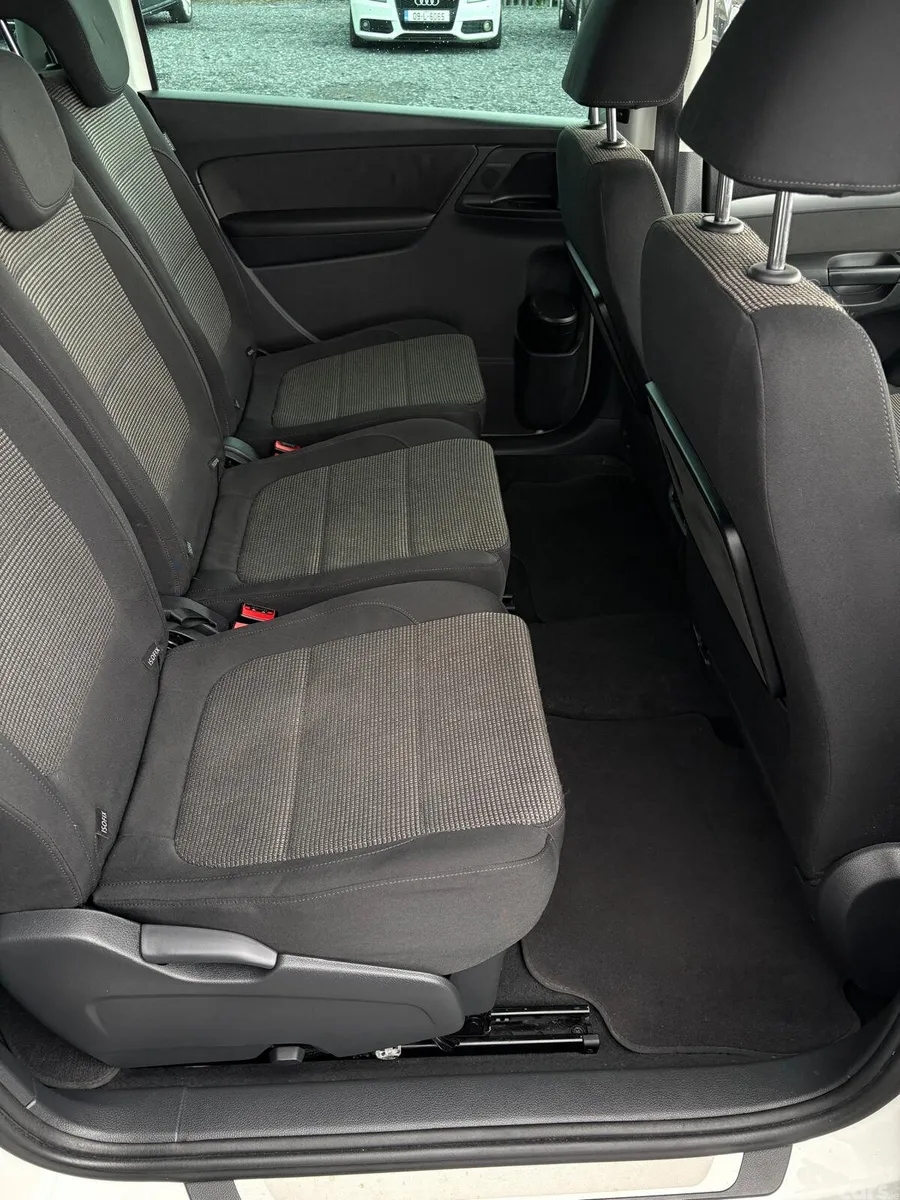 Volkswagen Sharan MPV, Petrol, 2012, White