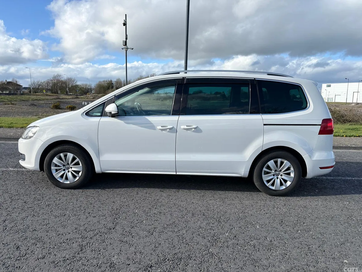 Volkswagen Sharan MPV, Petrol, 2012, White