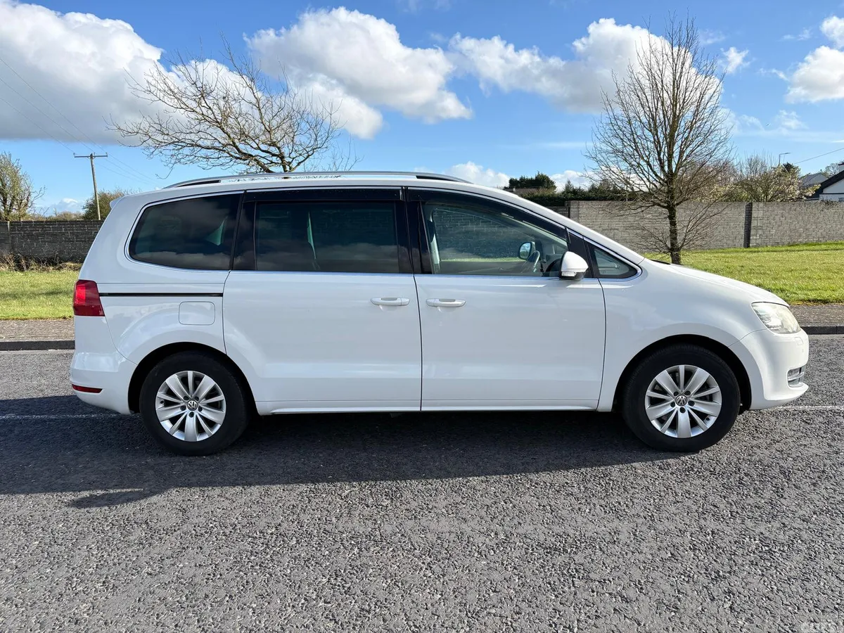 Volkswagen Sharan MPV, Petrol, 2012, White