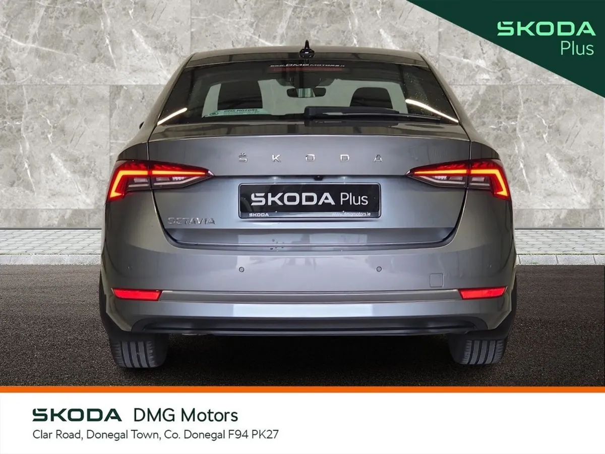 Skoda Octavia Saloon, Diesel, 2024, Grey
