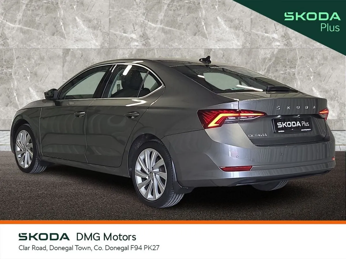 Skoda Octavia Saloon, Diesel, 2024, Grey