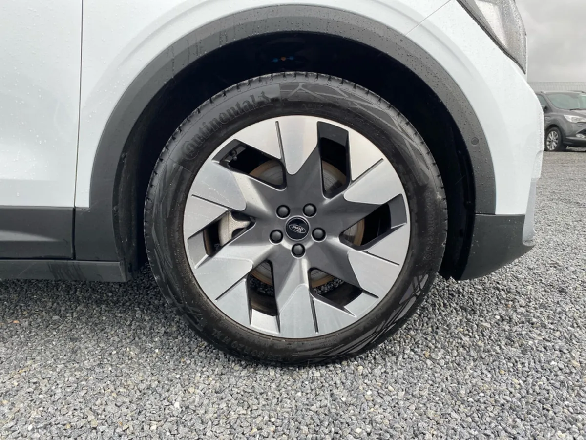 Ford Explorer MPV, Electric, 2025, White