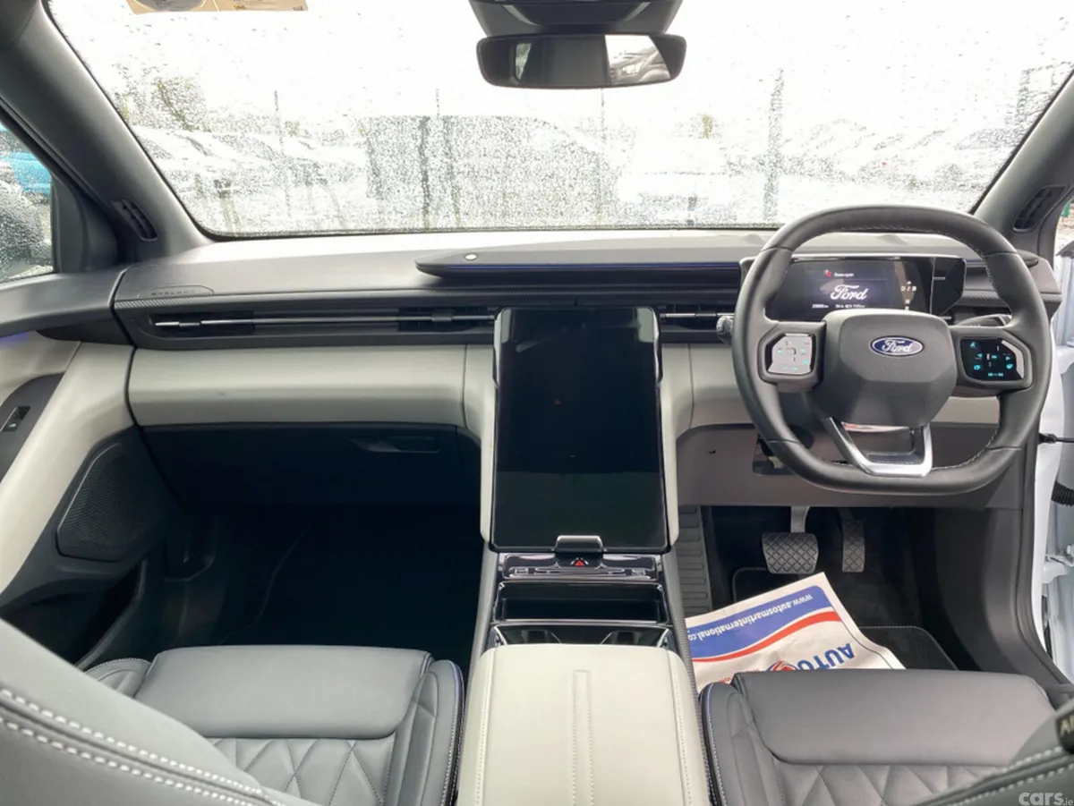 Ford Explorer MPV, Electric, 2025, White