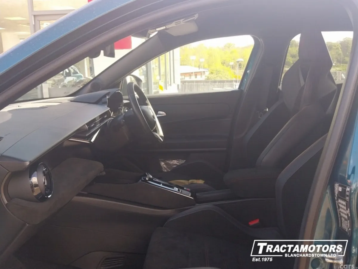 Alfa Romeo Junior MPV, Electric, 2025, Blue