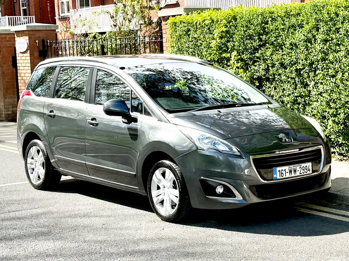 Peugeot 5008 MPV, Diesel, 2016, Grey