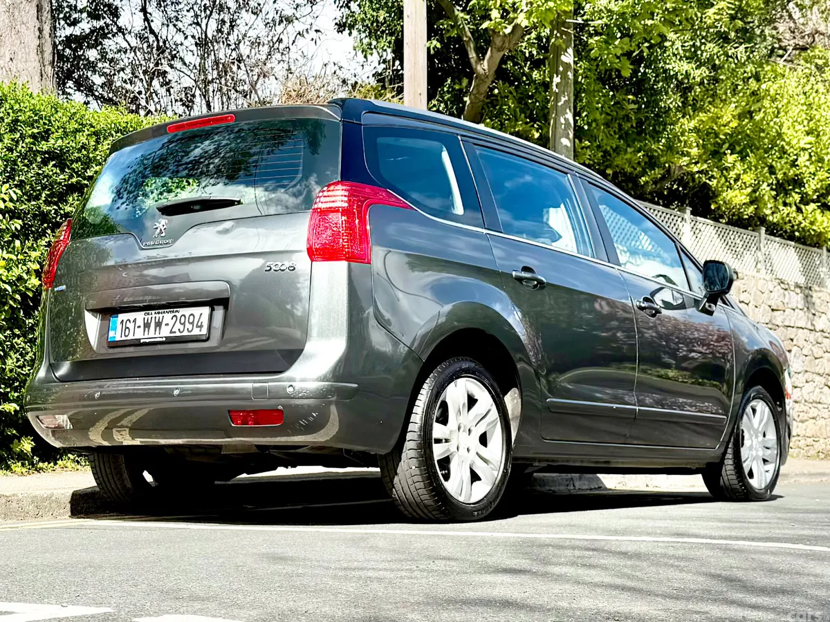 Peugeot 5008 MPV, Diesel, 2016, Grey