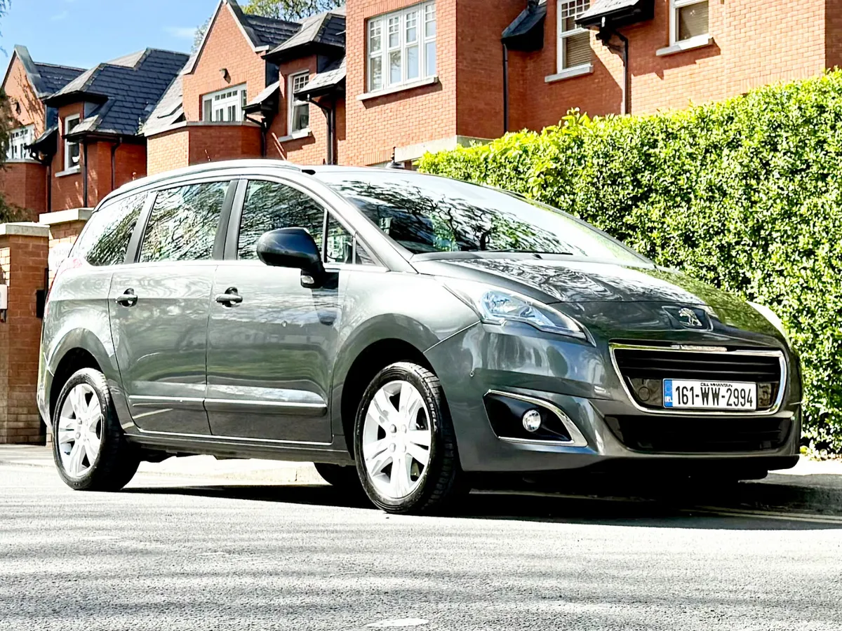 Peugeot 5008 MPV, Diesel, 2016, Grey