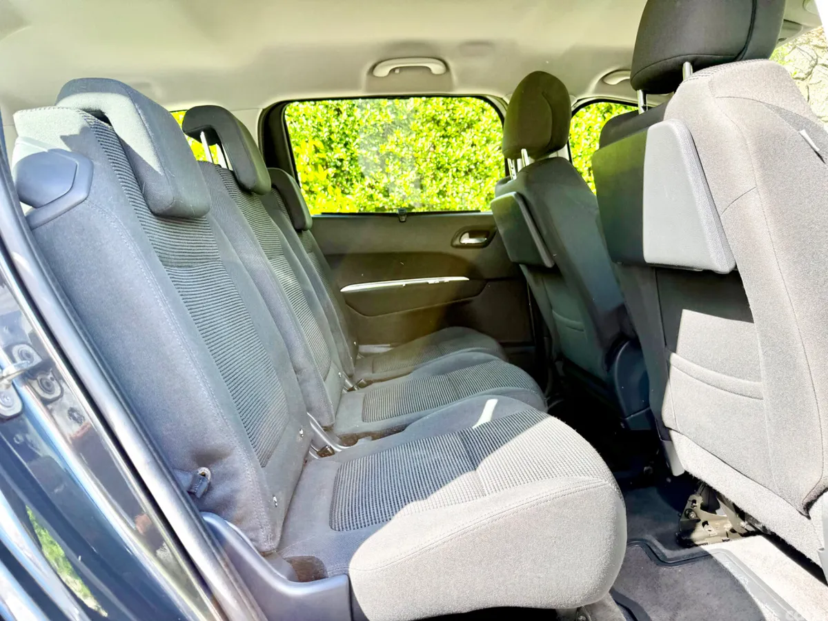 Peugeot 5008 MPV, Diesel, 2016, Grey
