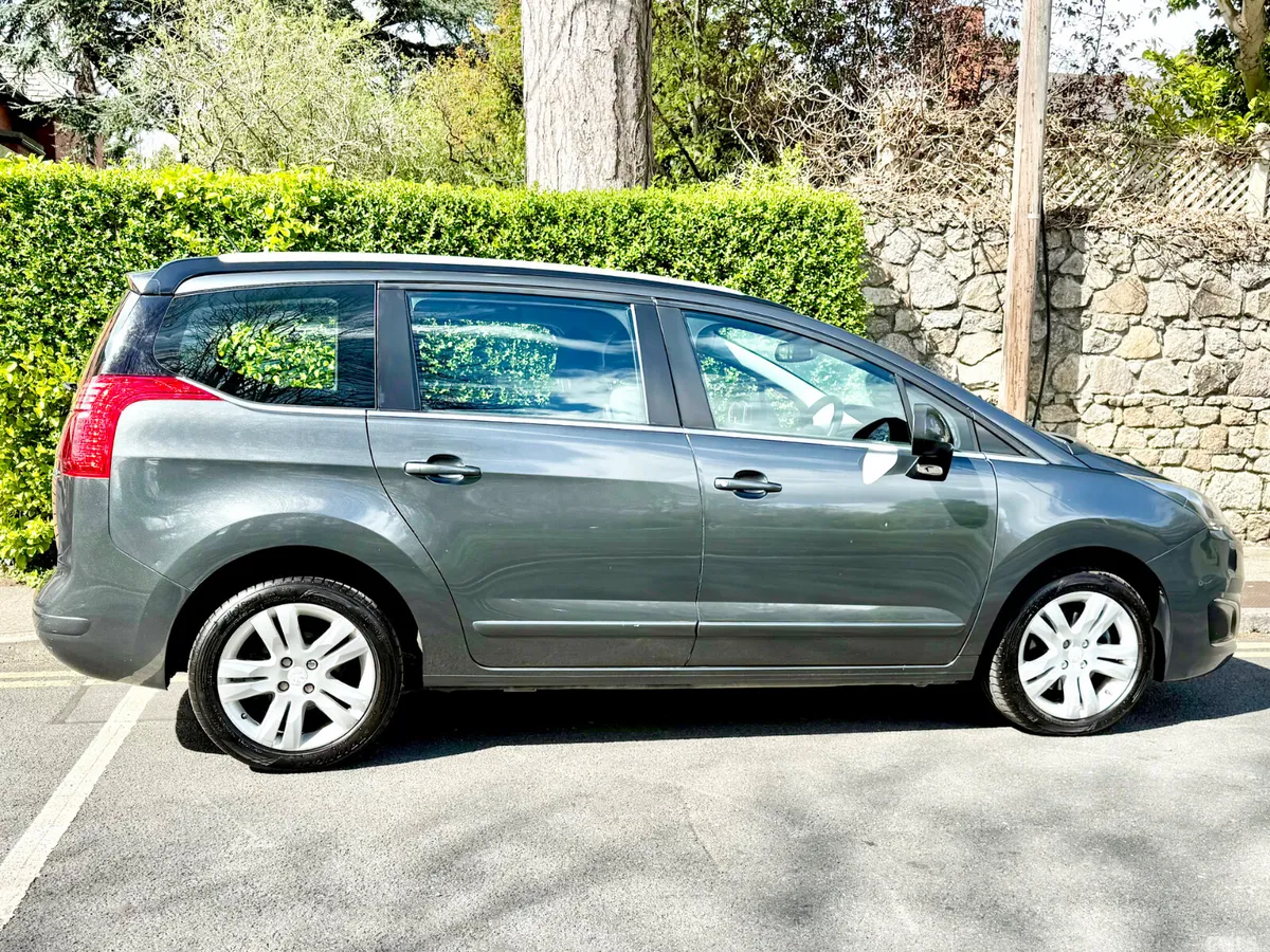 Peugeot 5008 MPV, Diesel, 2016, Grey