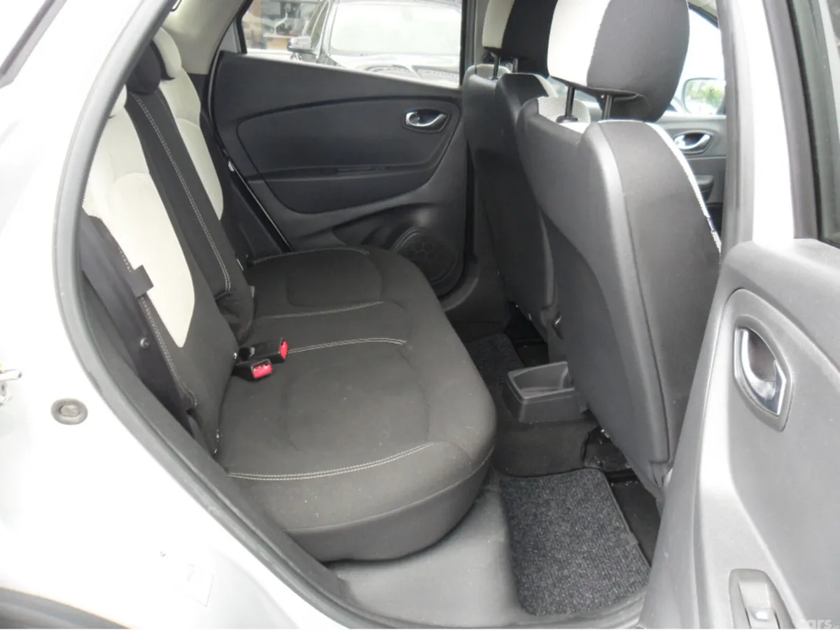 Renault Captur Hatchback, Petrol, 2019, Silver
