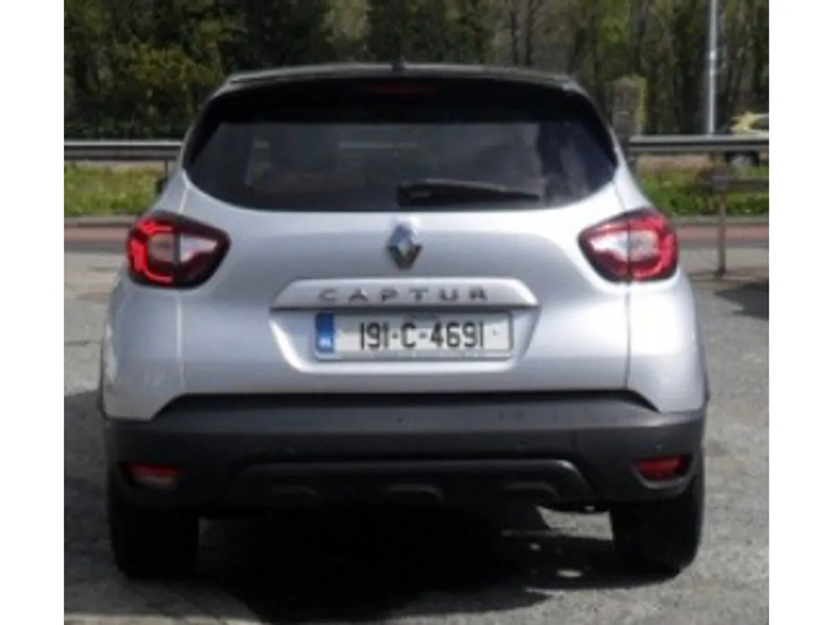 Renault Captur Hatchback, Petrol, 2019, Silver