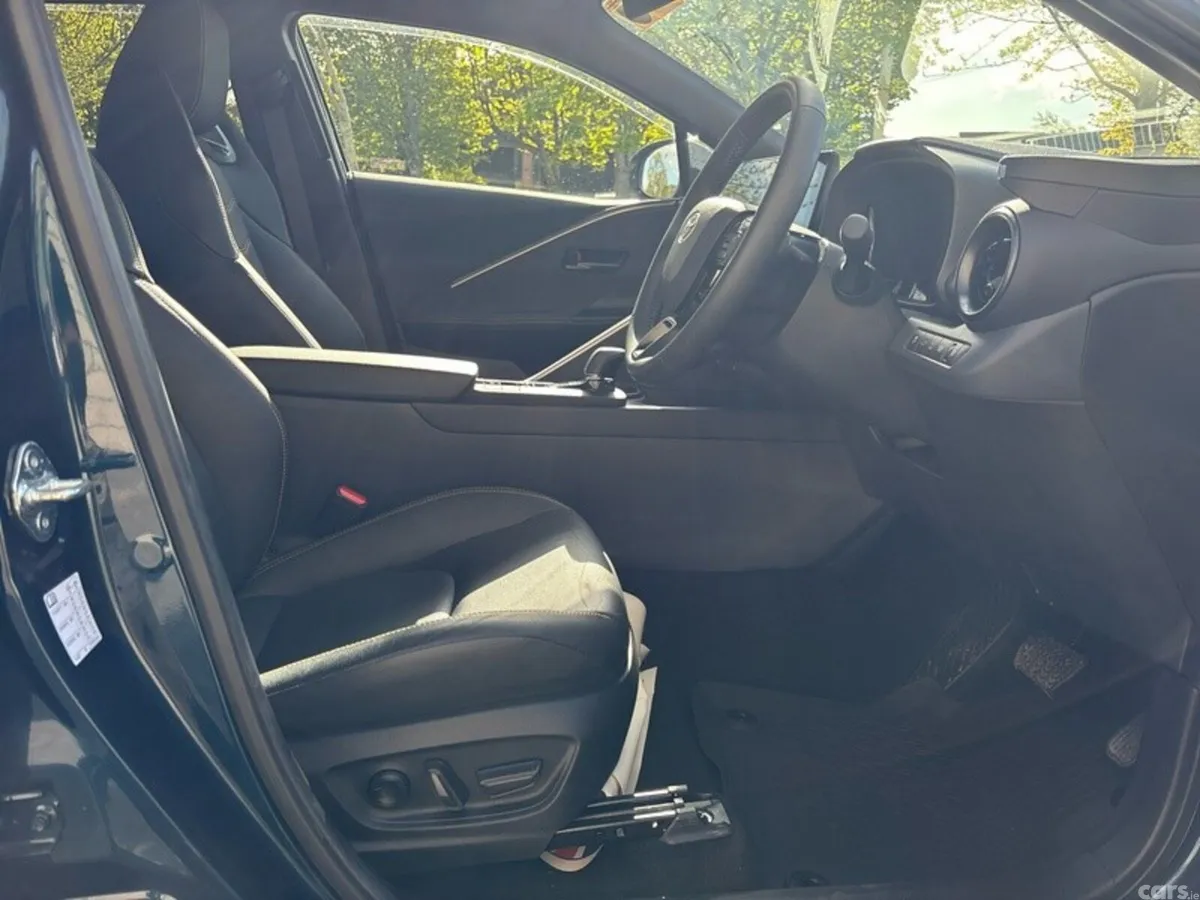 Toyota C-HR Hatchback, Petrol Plug-in Hybrid, 2025, Blue