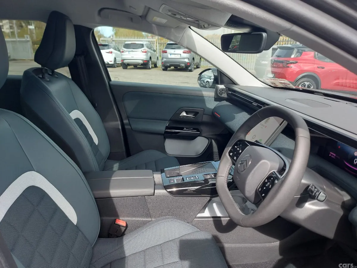 Citroen C5 Aircross MPV, Petrol Hybrid, 2026, Grey