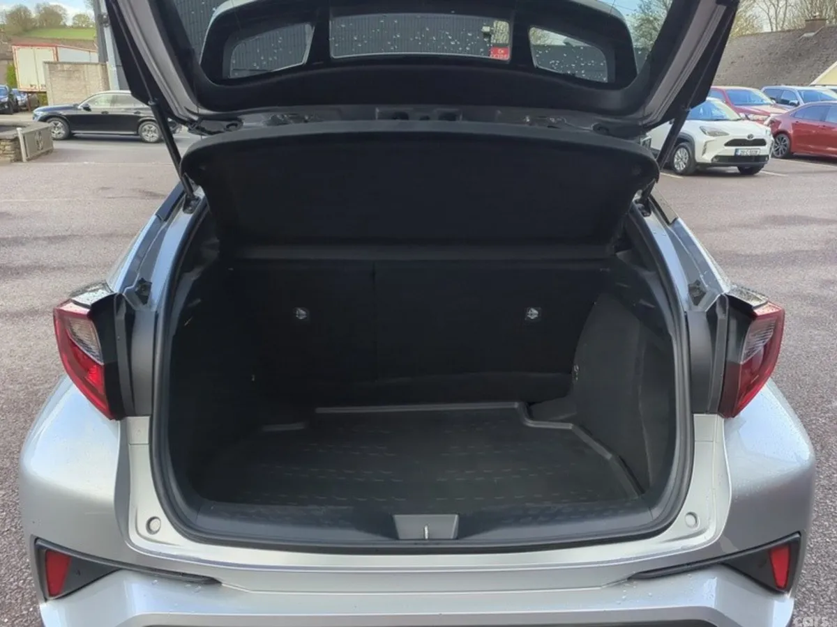 Toyota C-HR SUV, Petrol Hybrid, 2022, Grey