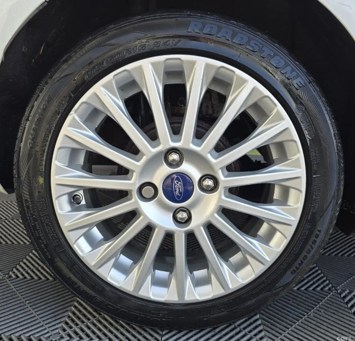 Ford Fiesta Hatchback, Petrol, 2015, White