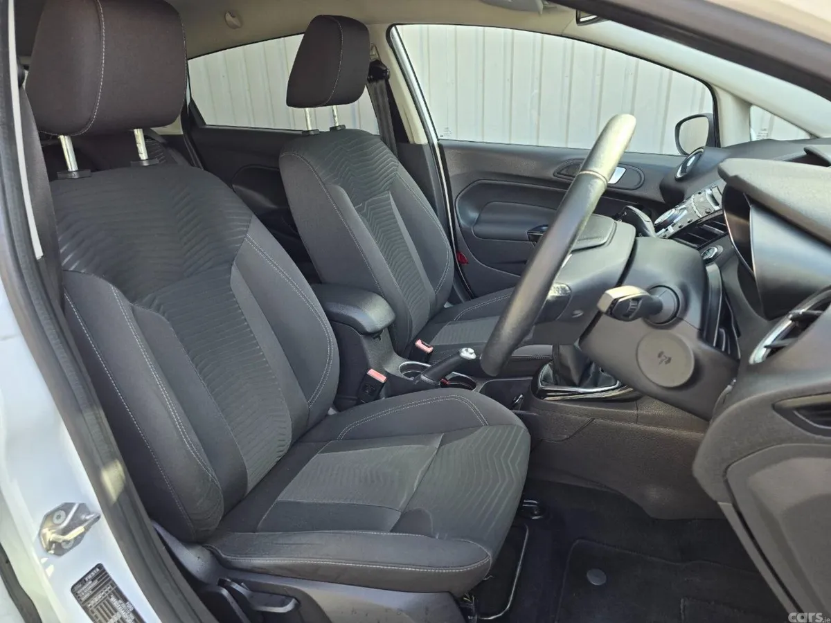 Ford Fiesta Hatchback, Petrol, 2015, White